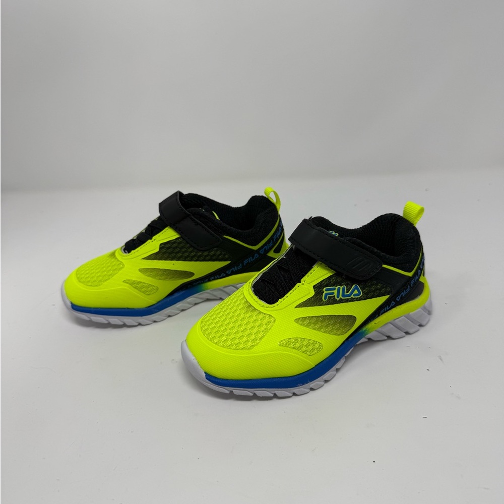 NWOT Fila Kids Bright Yellow and Black Sneakers Sz 8 (WFYJCP) - Picture 3 of 7